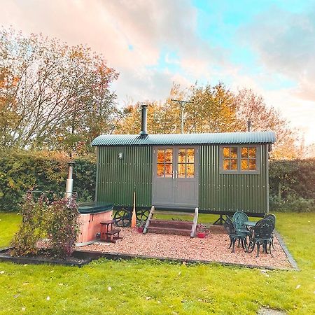 Old King William Shepherd Huts And Private Hot Tubs In North Norfolk Hunworth Exterior foto
