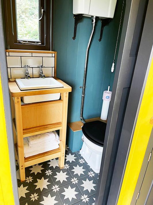 Old King William Shepherd Huts And Private Hot Tubs In North Norfolk Hunworth Exterior foto